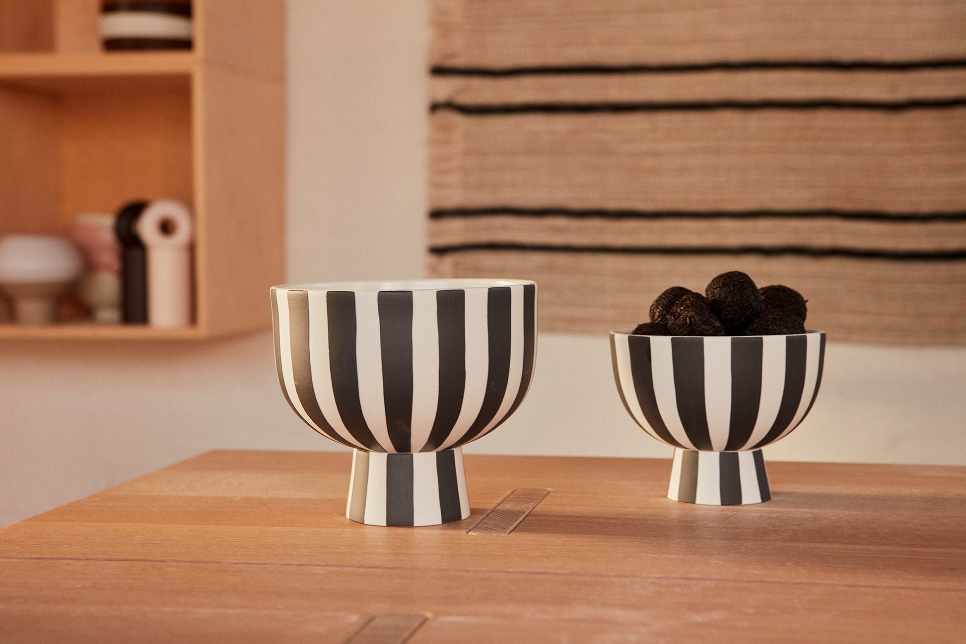 OYOY LIVING Toppu Bowl Vase 101 White / Black