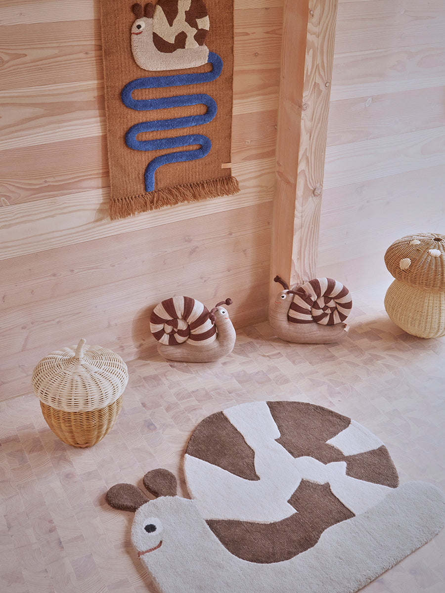 OYOY MINI Sally Snail On The Way Wall Rug Wallhanger 609 Optic Blue